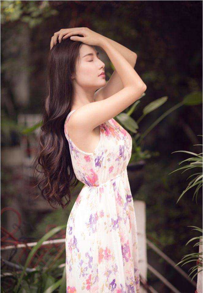 女邻居的丰满奶